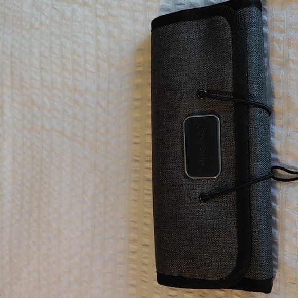 💚NWT ELECTRONIC ACCESSORIES ORGANIZER - Picture 2 of 12